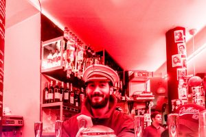 Paul au 9B, Paris France.